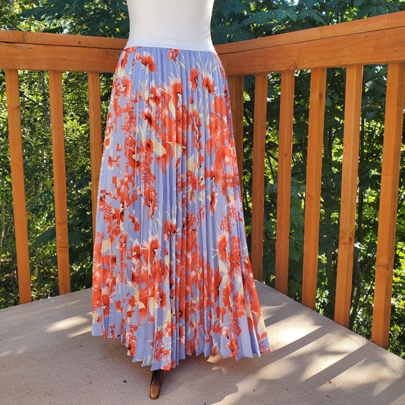 Halogen Dresses & Skirts - Halogen Midi Pleated Floral Skirt